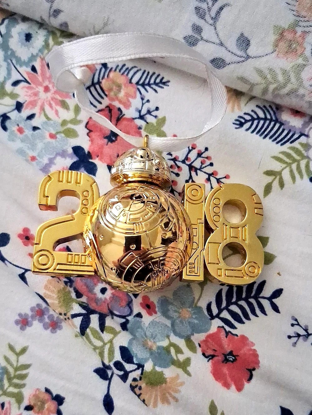 Hallmark Star Wars BB-8 Mystery Box Gold Keepsake Ornament Gold Keepsake